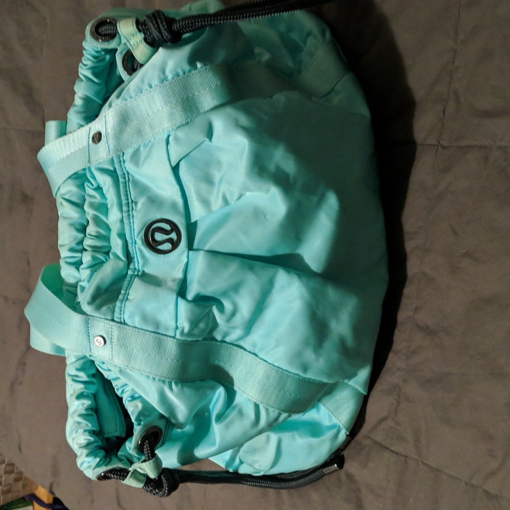 Lululemon effortless tote (rare)